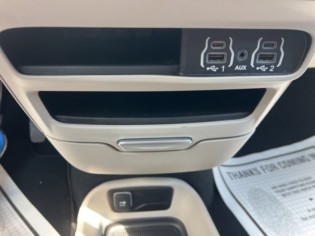 Certified 2023 Chrysler Pacifica Touring-L FWD image 54