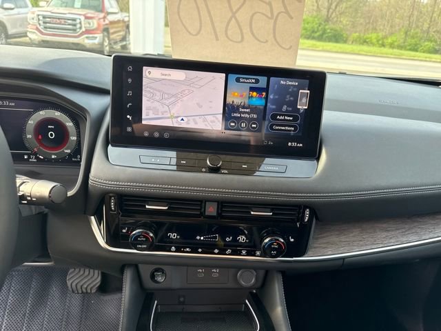 Used 2025 Nissan Rogue Platinum image 17