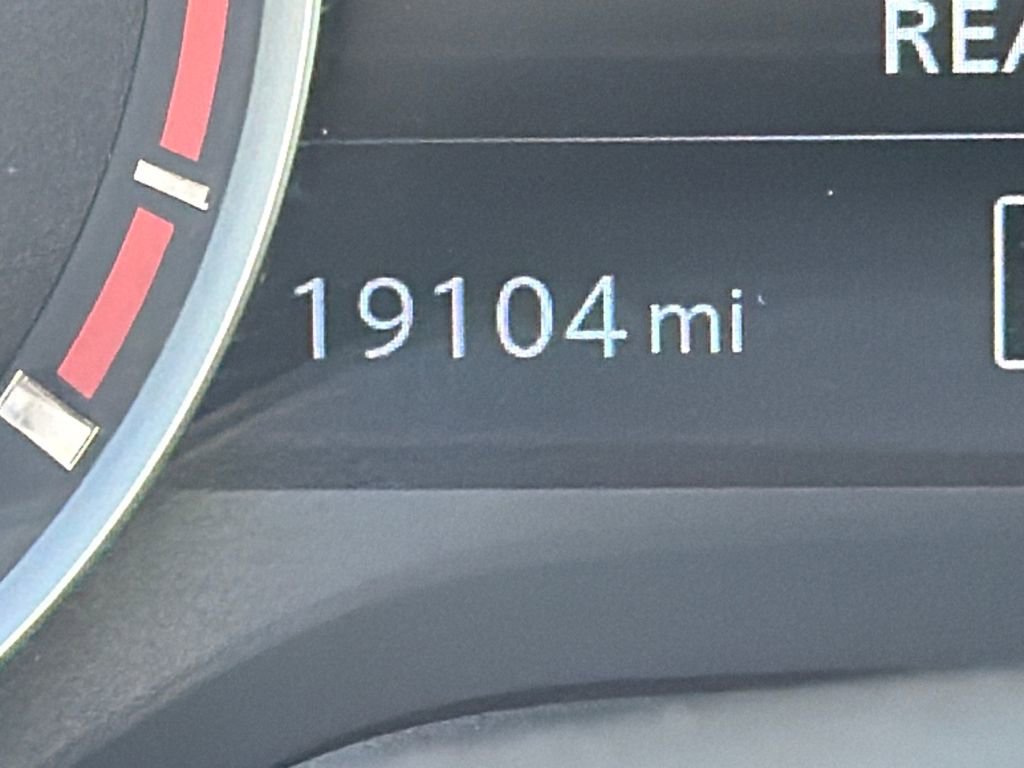 Used 2024 Nissan Titan SV w/ SV Convenience Package image 25