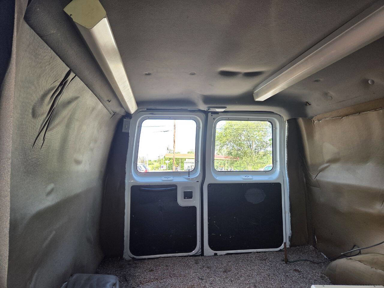 Used 2001 Ford E-250 and Econoline 250 RWD image 32