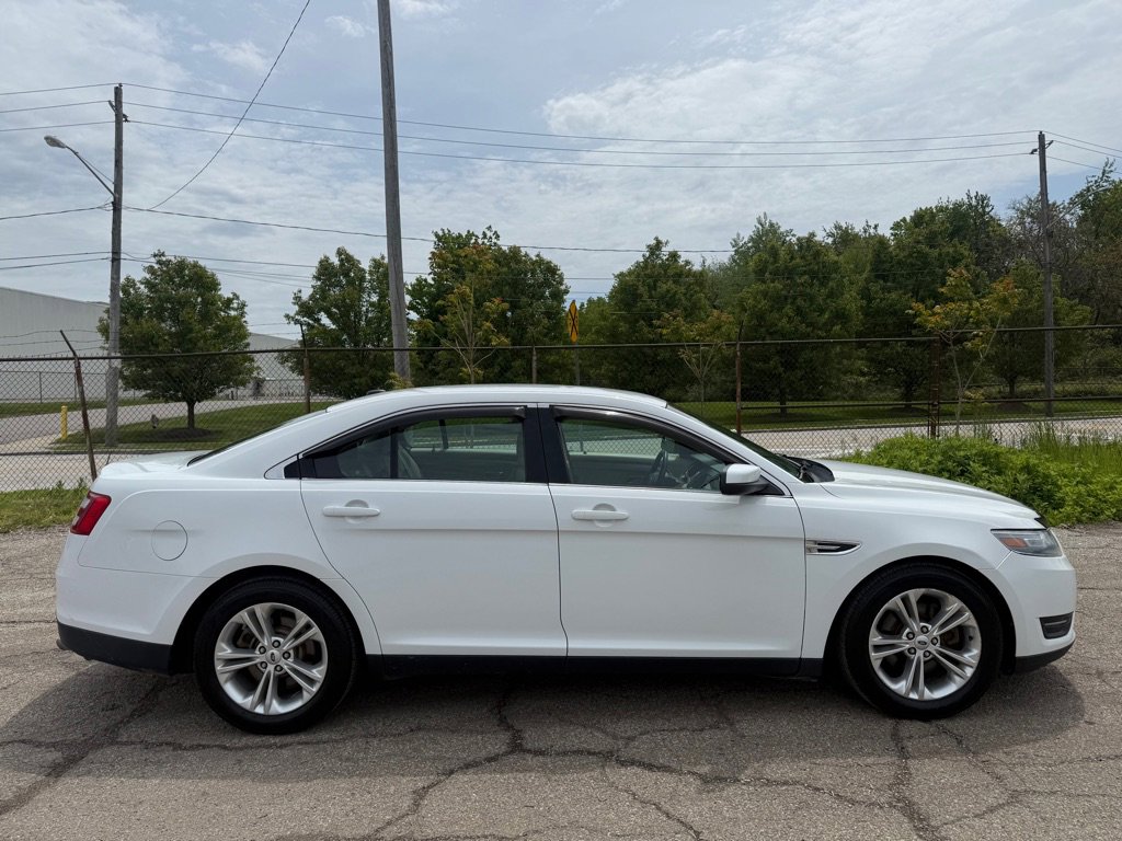 Used 2013 Ford Taurus SEL AWD/4WD image 2
