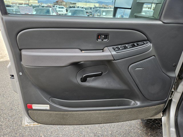 Used 2005 Chevrolet Silverado 2500 LS w/ Heavy-Duty Power Package AWD/4WD image 9