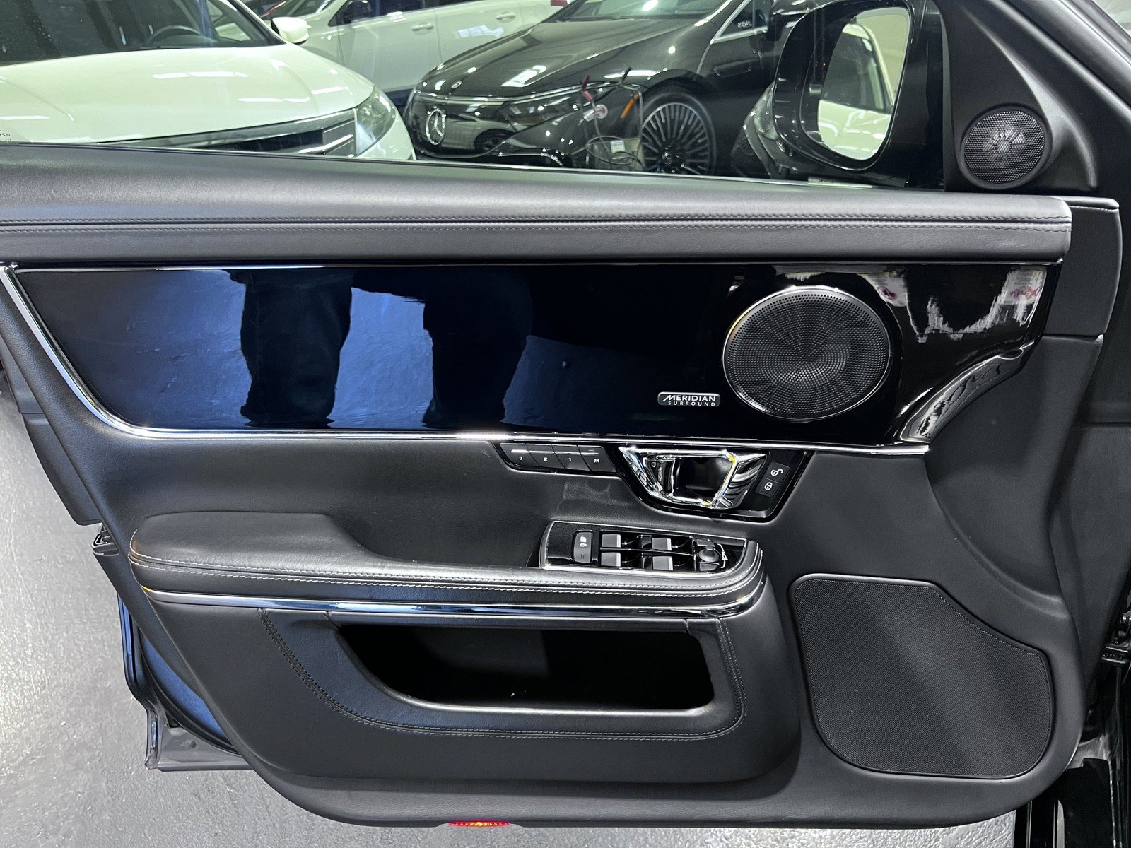 Used 2018 Jaguar XJ L Supercharged image 28