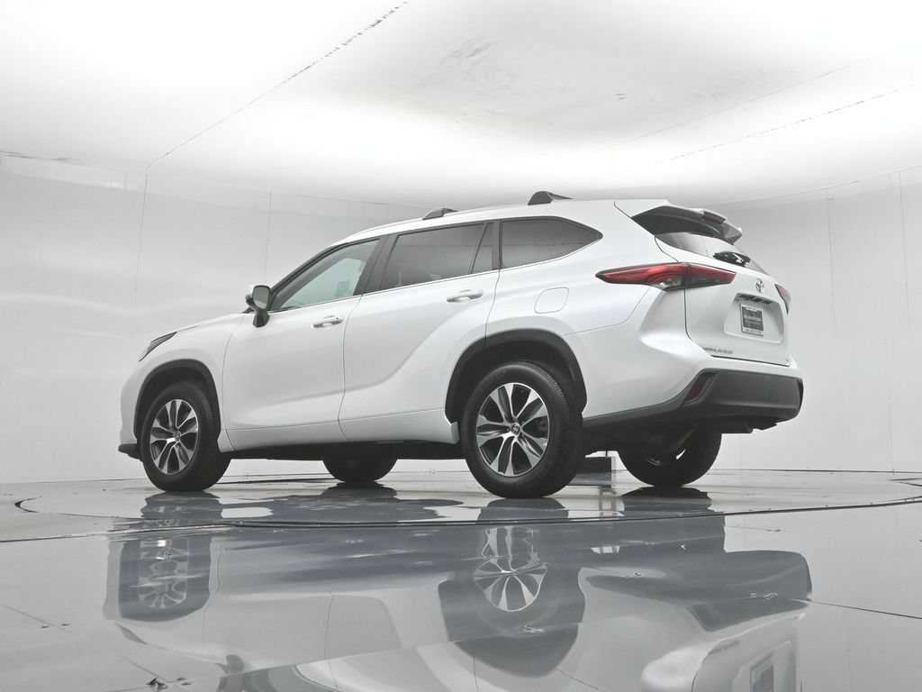 Used 2023 Toyota Highlander XLE FWD image 53