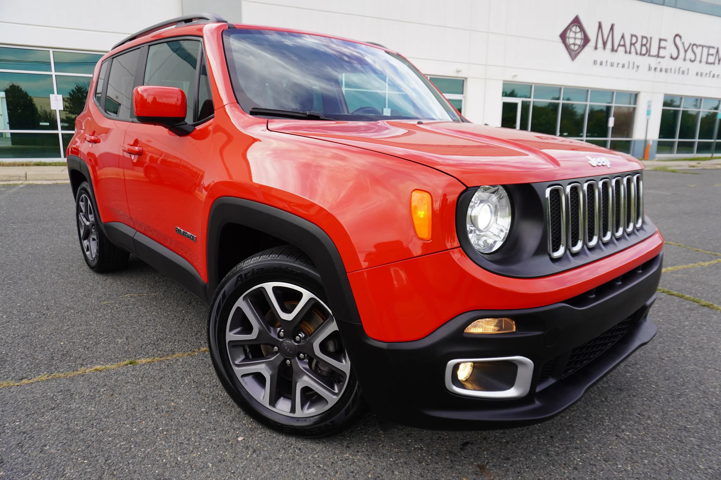 Used 2018 Jeep Renegade Latitude w/ Advanced Technology Group