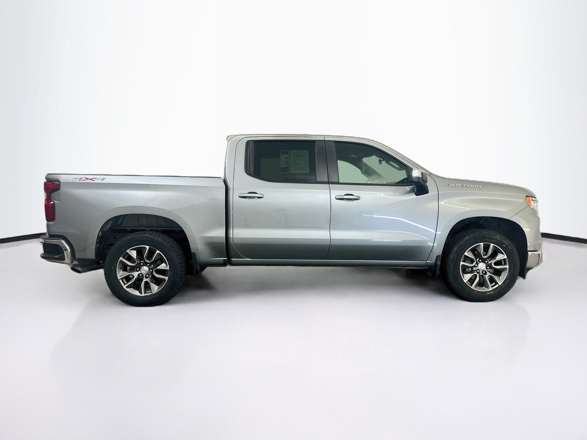 Used 2024 Chevrolet Silverado 1500 LT AWD/4WD image 10
