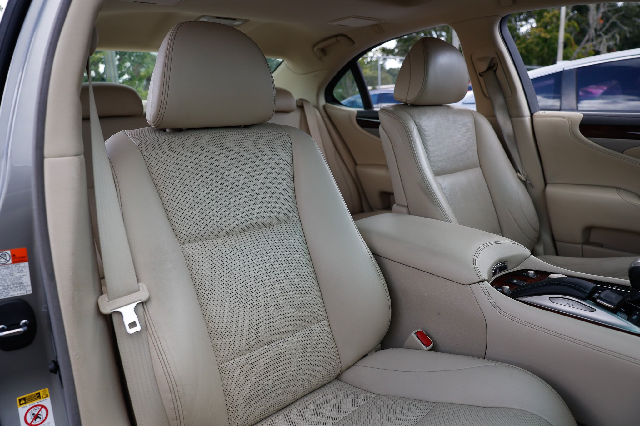 Used 2016 Lexus LS 460 w/ Comfort Package RWD image 21