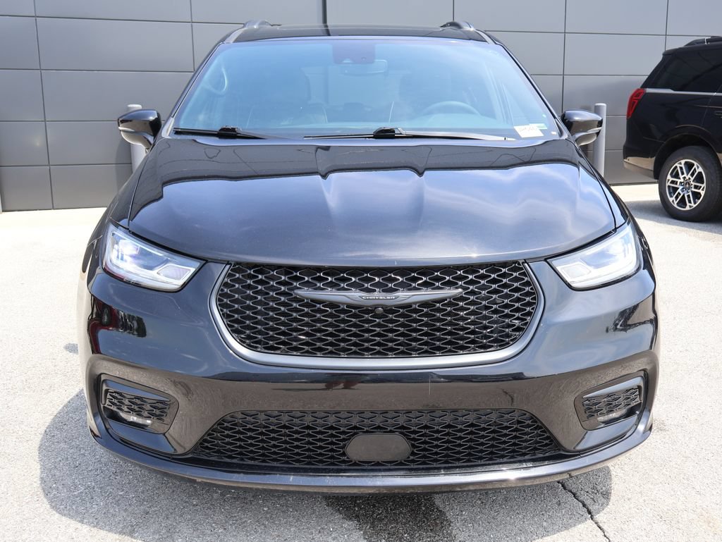 Used 2025 Chrysler Pacifica Limited FWD image 7