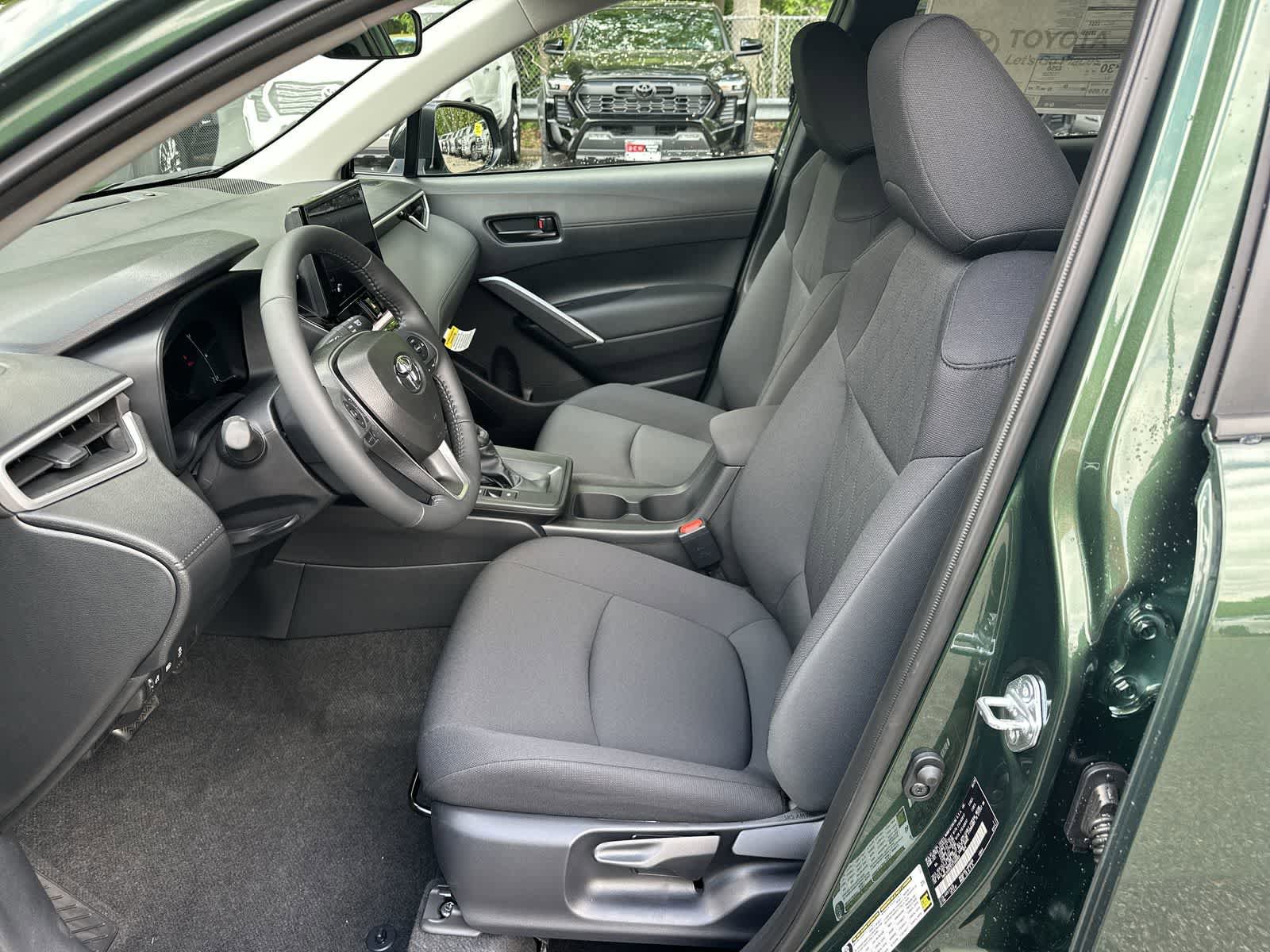 New 2026 Toyota Corolla Cross LE AWD/4WD image 31