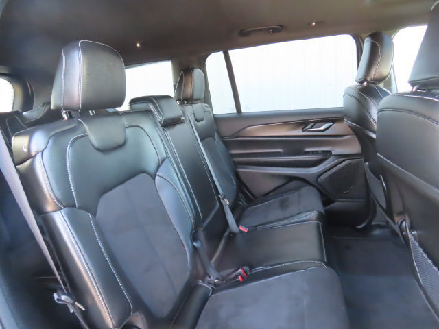 Used 2023 Jeep Grand Cherokee L Laredo AWD/4WD image 32