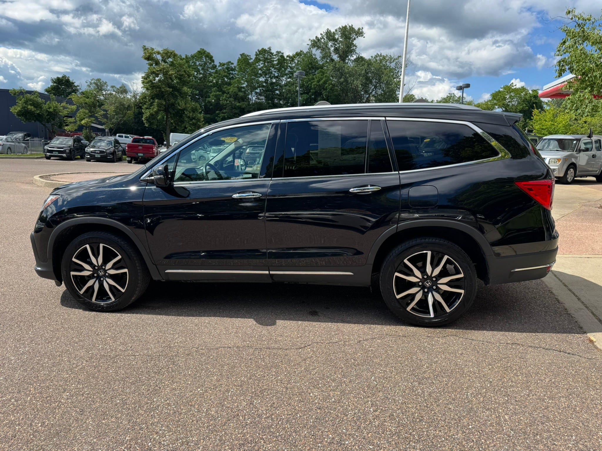 Used 2020 Honda Pilot Elite image 4