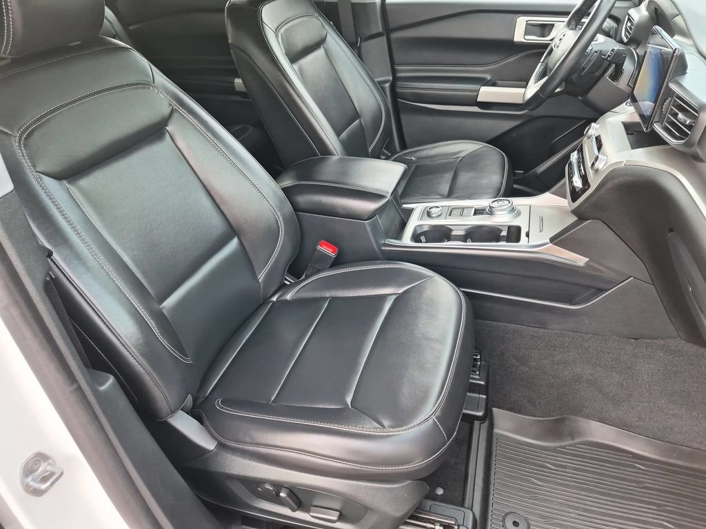 Used 2021 Ford Explorer XLT w/ Equipment Group 202A AWD/4WD image 23