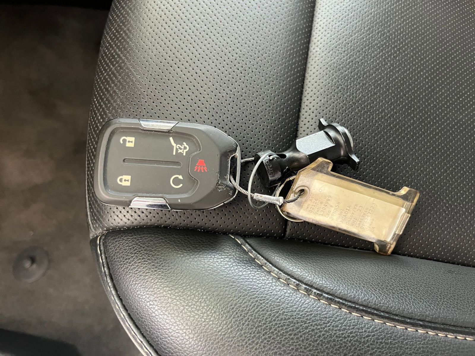 Used 2023 GMC Acadia SLT image 22