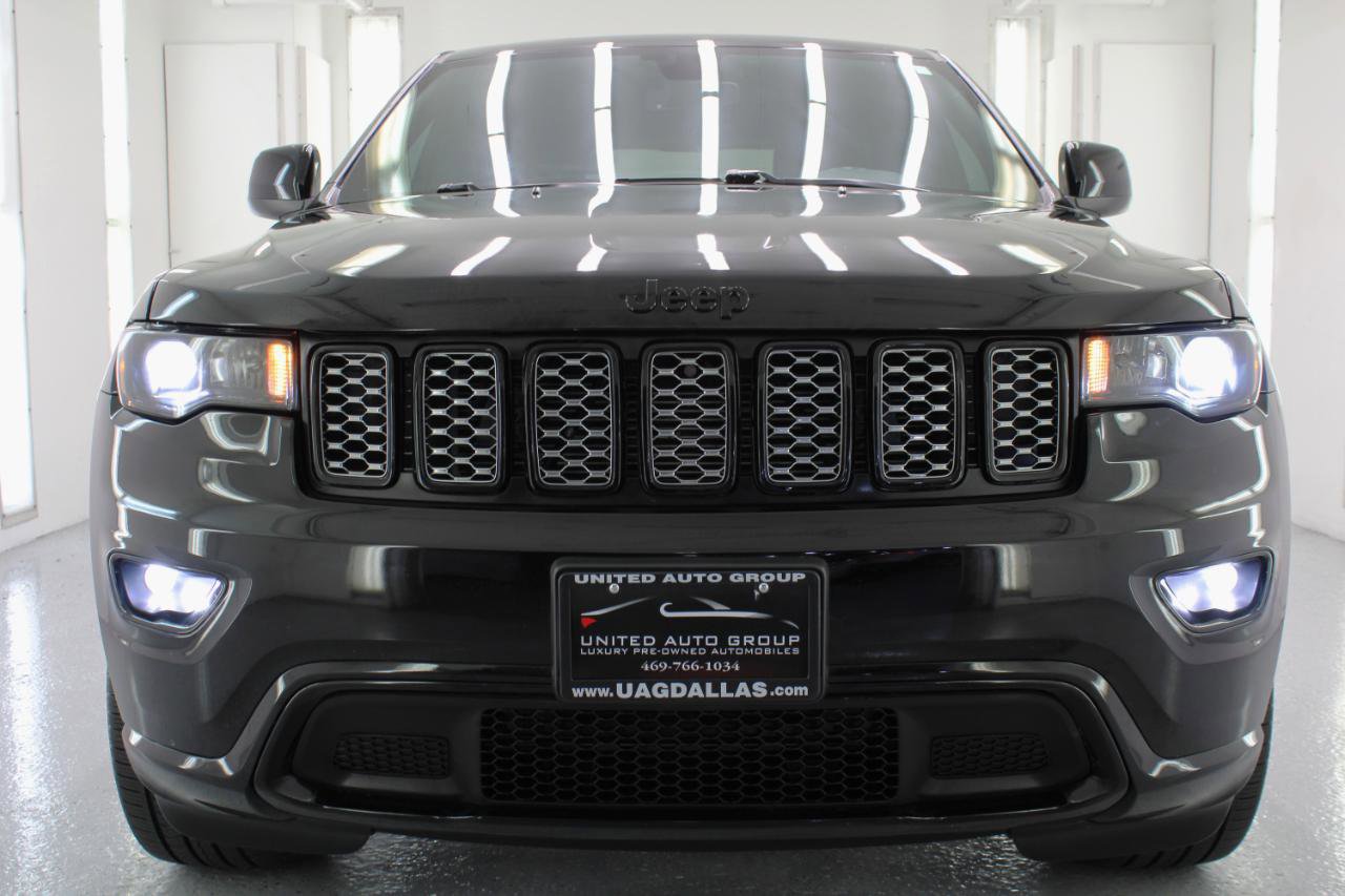Used 2019 Jeep Grand Cherokee Altitude AWD/4WD image 27