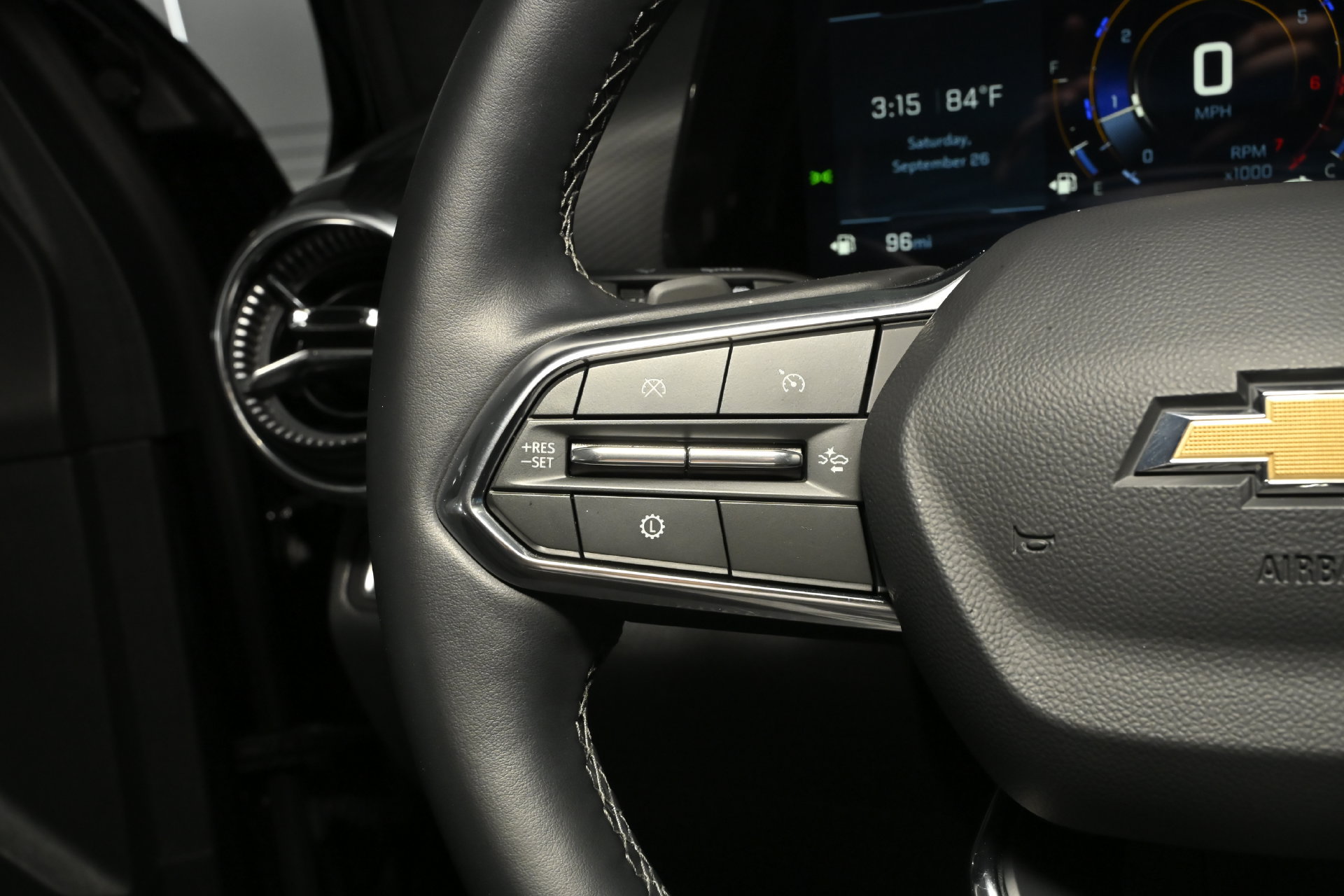 Used 2026 Chevrolet Equinox LT w/ Safety and Technology Package FWD image 32