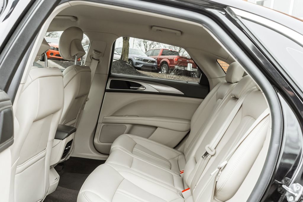 Used 2019 Lincoln MKZ Premiere image 32
