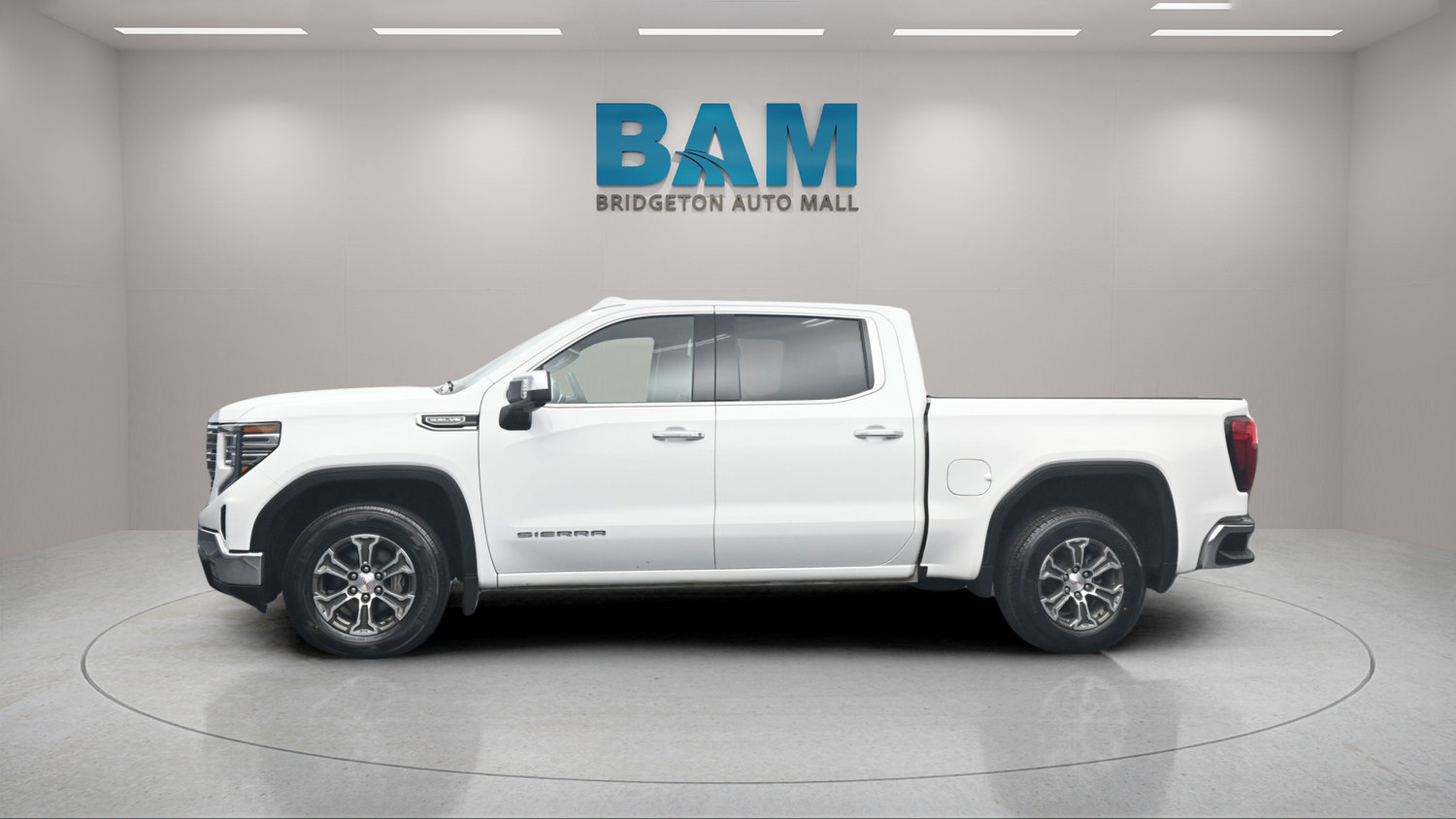 Used 2025 GMC Sierra 1500 SLT RWD image 5