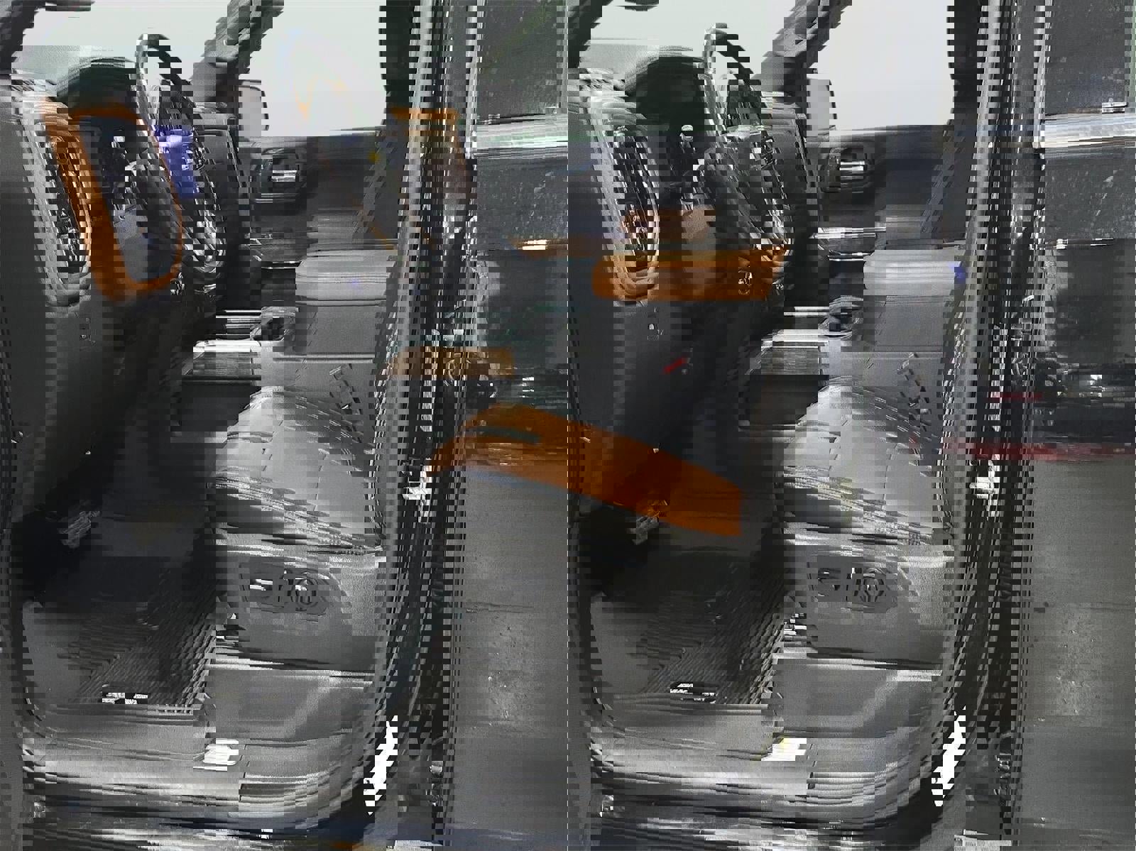 Used 2019 Chevrolet Silverado 1500 High Country w/ Technology Package image 7