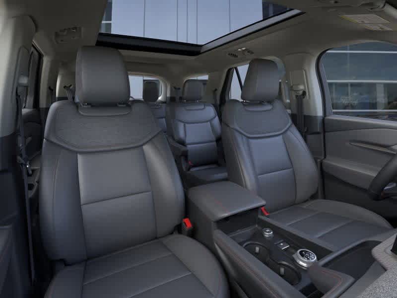 Used 2026 Ford Explorer Active w/ Active Comfort Package AWD/4WD image 10