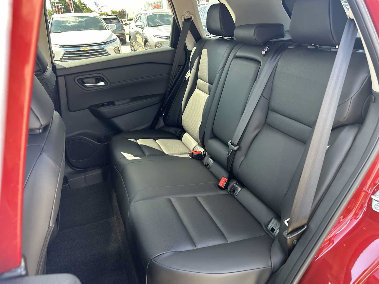 Used 2026 Nissan Rogue Dark Armor AWD/4WD image 18