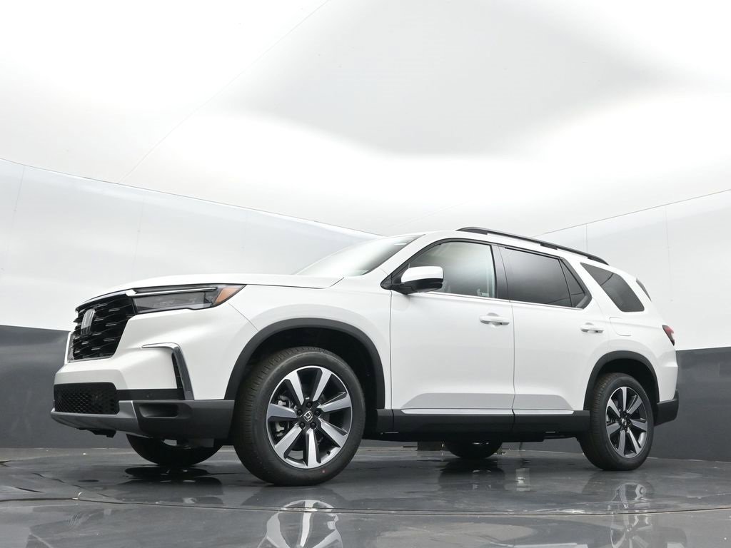New 2025 Honda Pilot Touring image 11