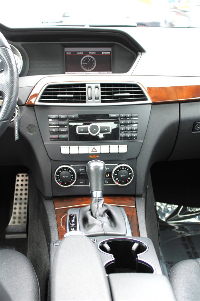 Used 2013 Mercedes-Benz C 250 Luxury image 12