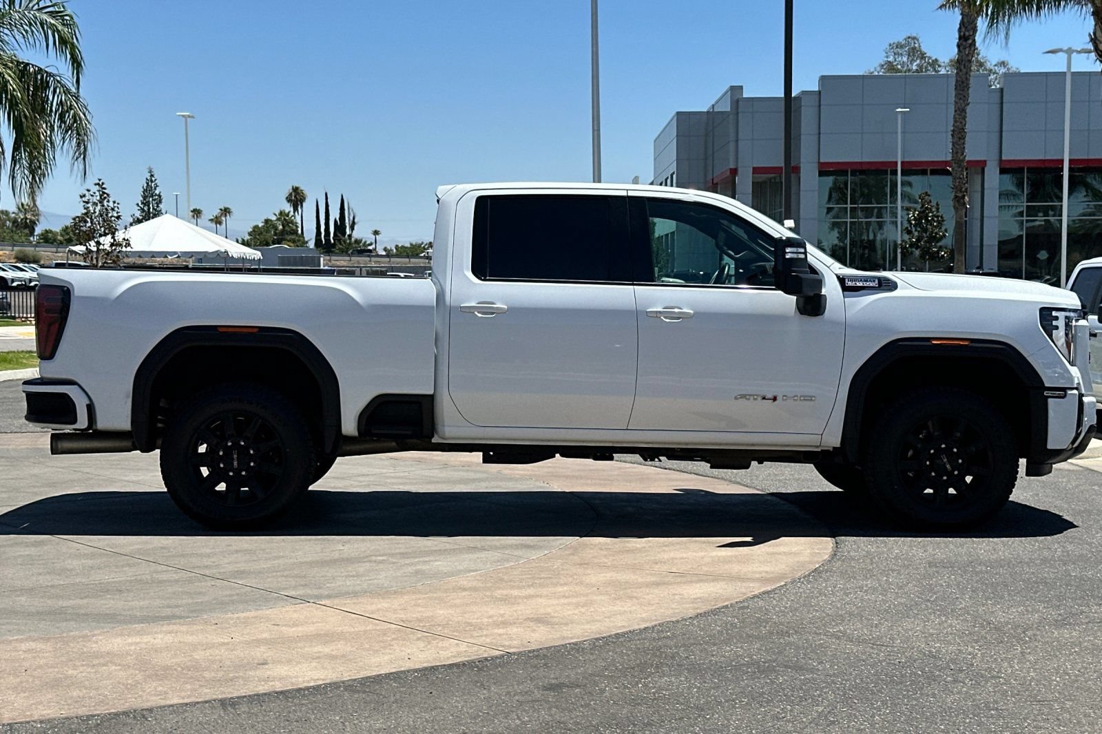 Certified 2025 GMC Sierra 2500 AT4 AWD/4WD image 3