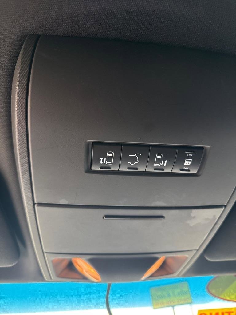 Used 2015 Dodge Grand Caravan SXT w/ Blacktop Package FWD image 7