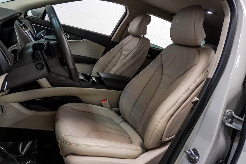 Used 2019 Lincoln Nautilus Select image 6