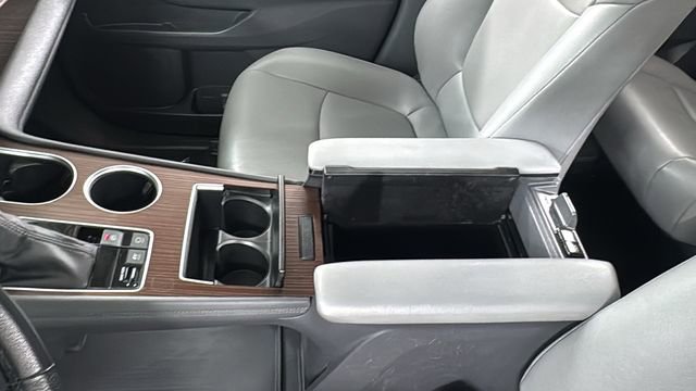 Used 2024 Toyota Sienna XLE image 36