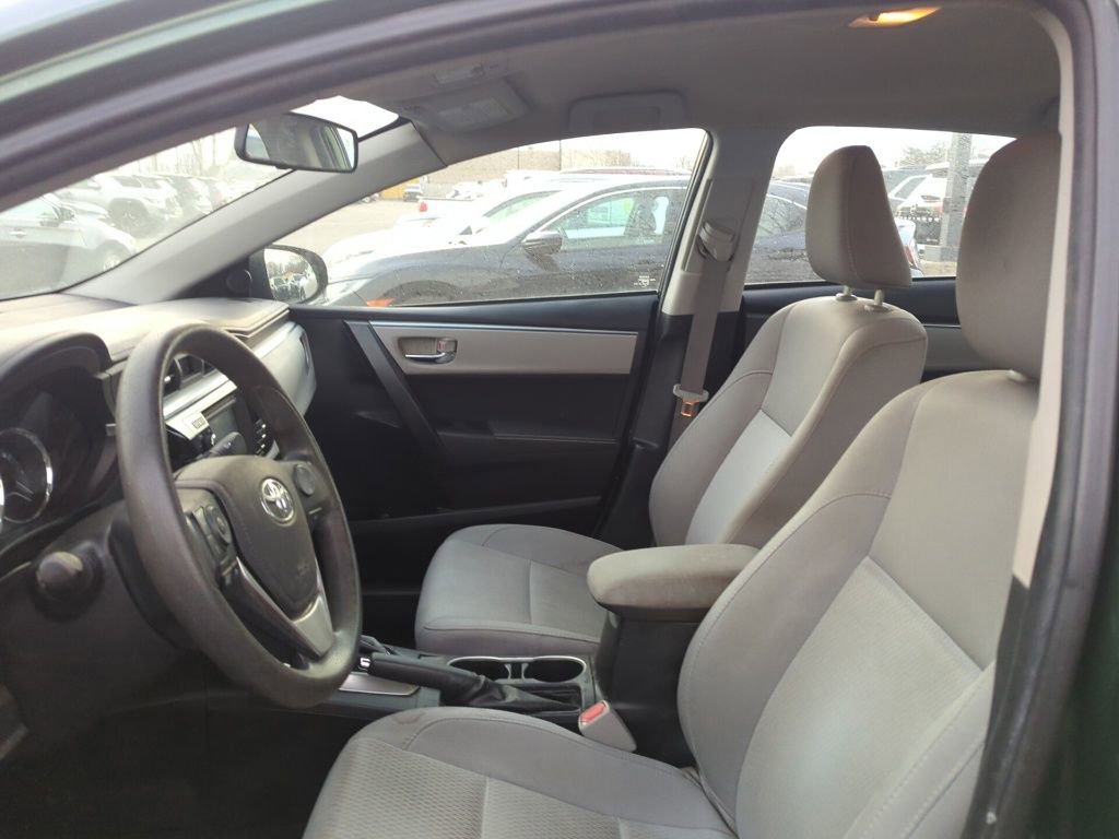 Used 2016 Toyota Corolla LE image 6