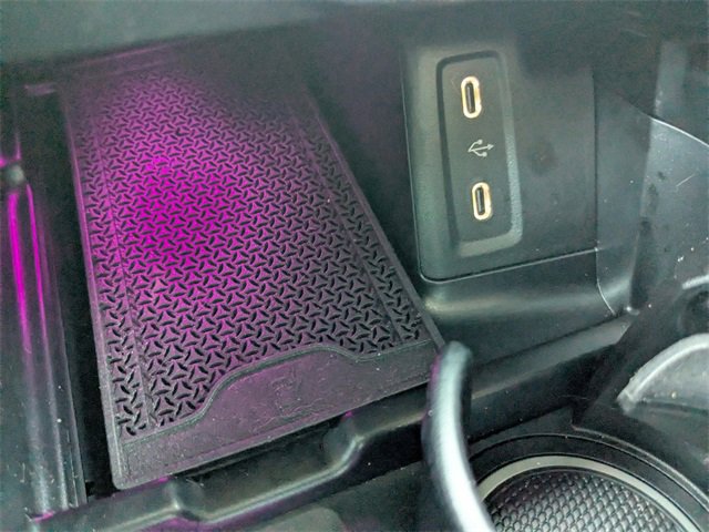 Used 2025 Mercedes-Benz GLC 300 image 24