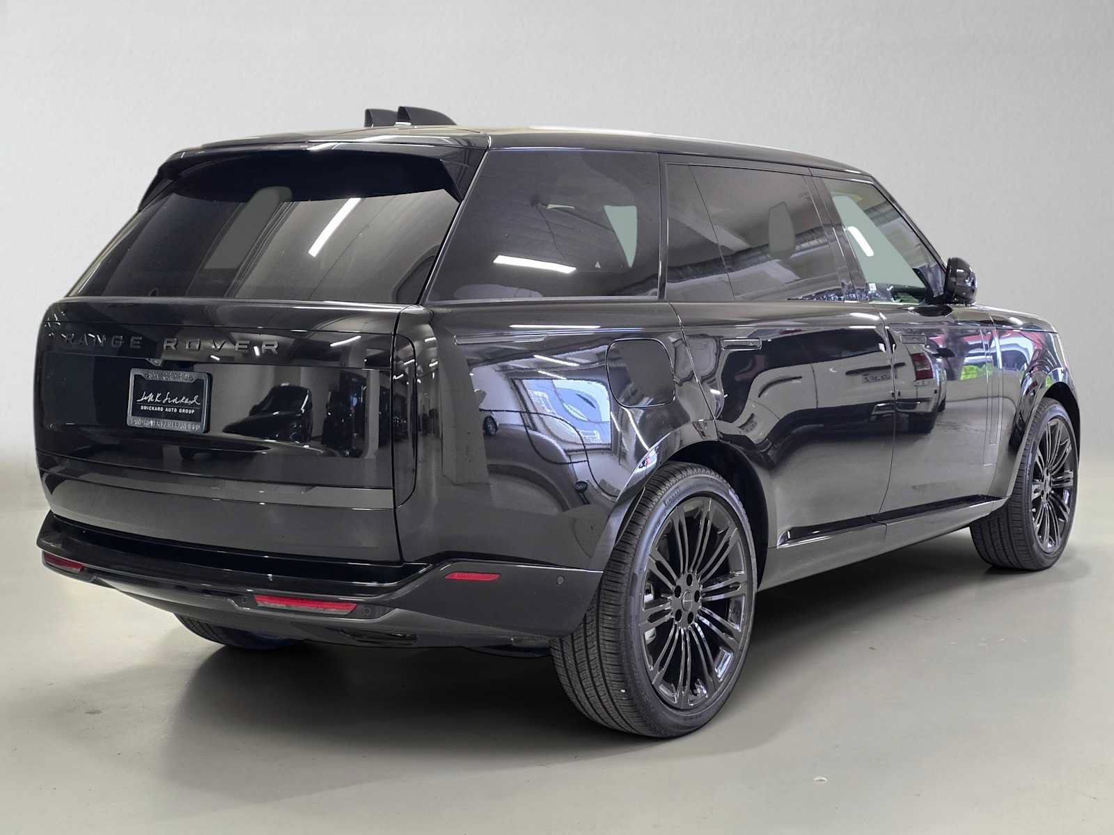 New 2026 Land Rover Range Rover Long Wheelbase SE AWD/4WD image 5