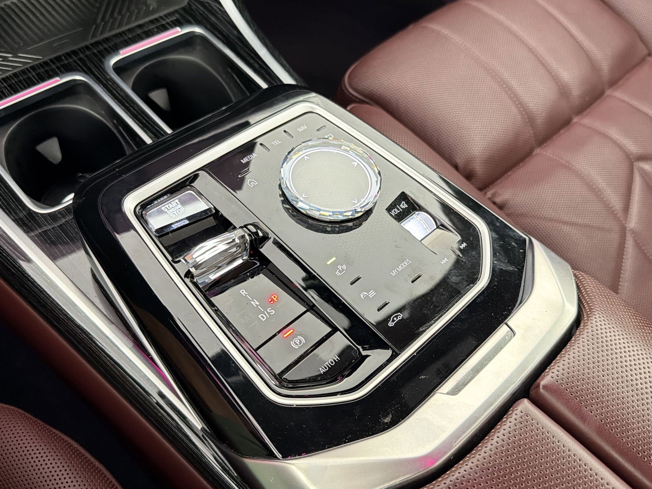 Certified 2024 BMW 740i RWD image 19