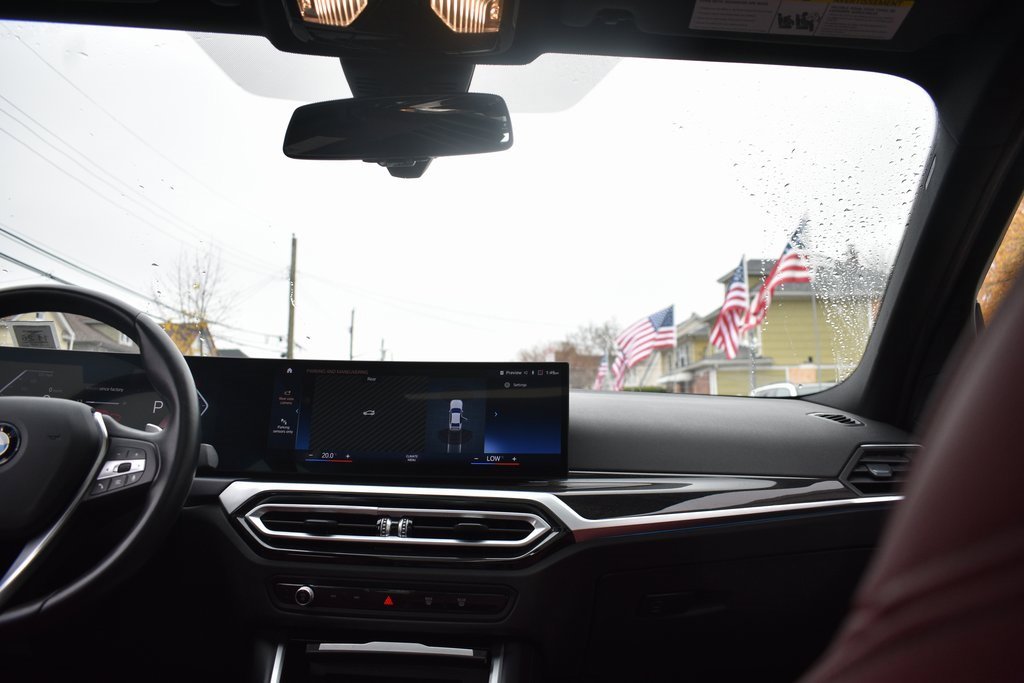 Used 2024 BMW 330i Sedan w/ Convenience Package image 32