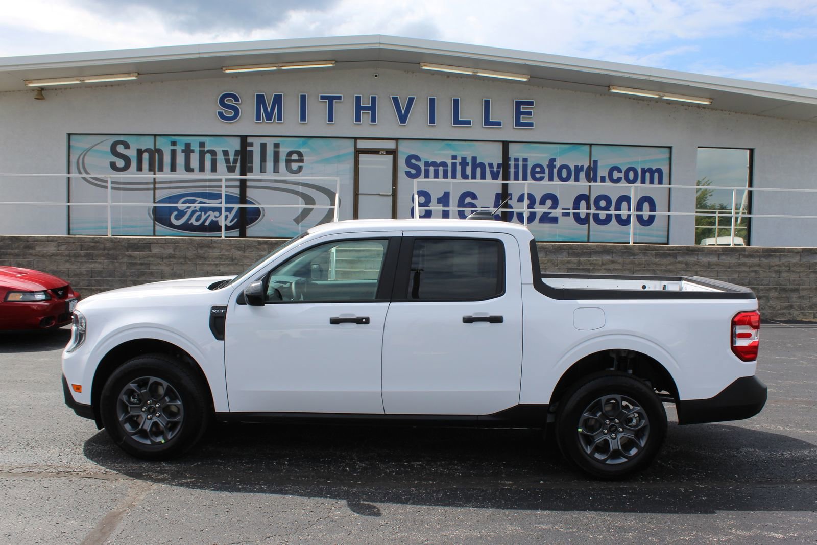 New 2025 Ford Maverick XLT w/ XLT Luxury Package FWD image 2