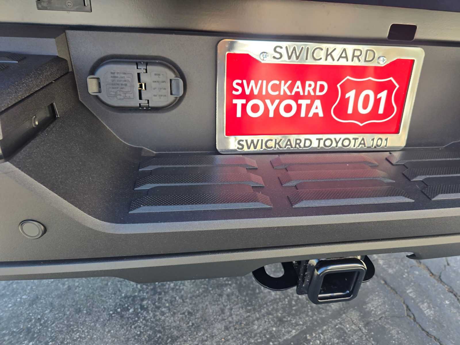 New 2026 Toyota Tundra SR5 w/ SR5 Convenience Package AWD/4WD image 14