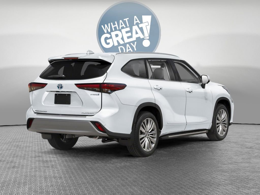 New 2026 Toyota Highlander Platinum image 2