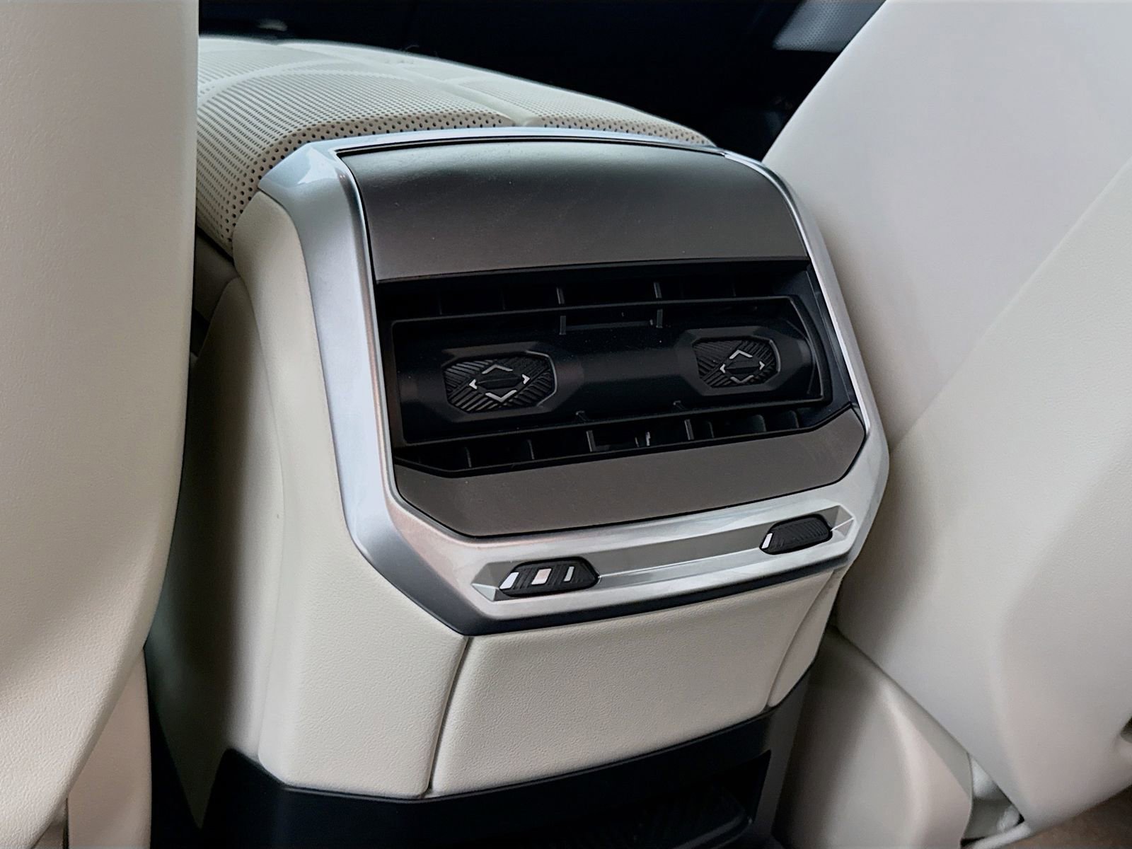 Certified 2023 BMW i7 xDrive60 image 27