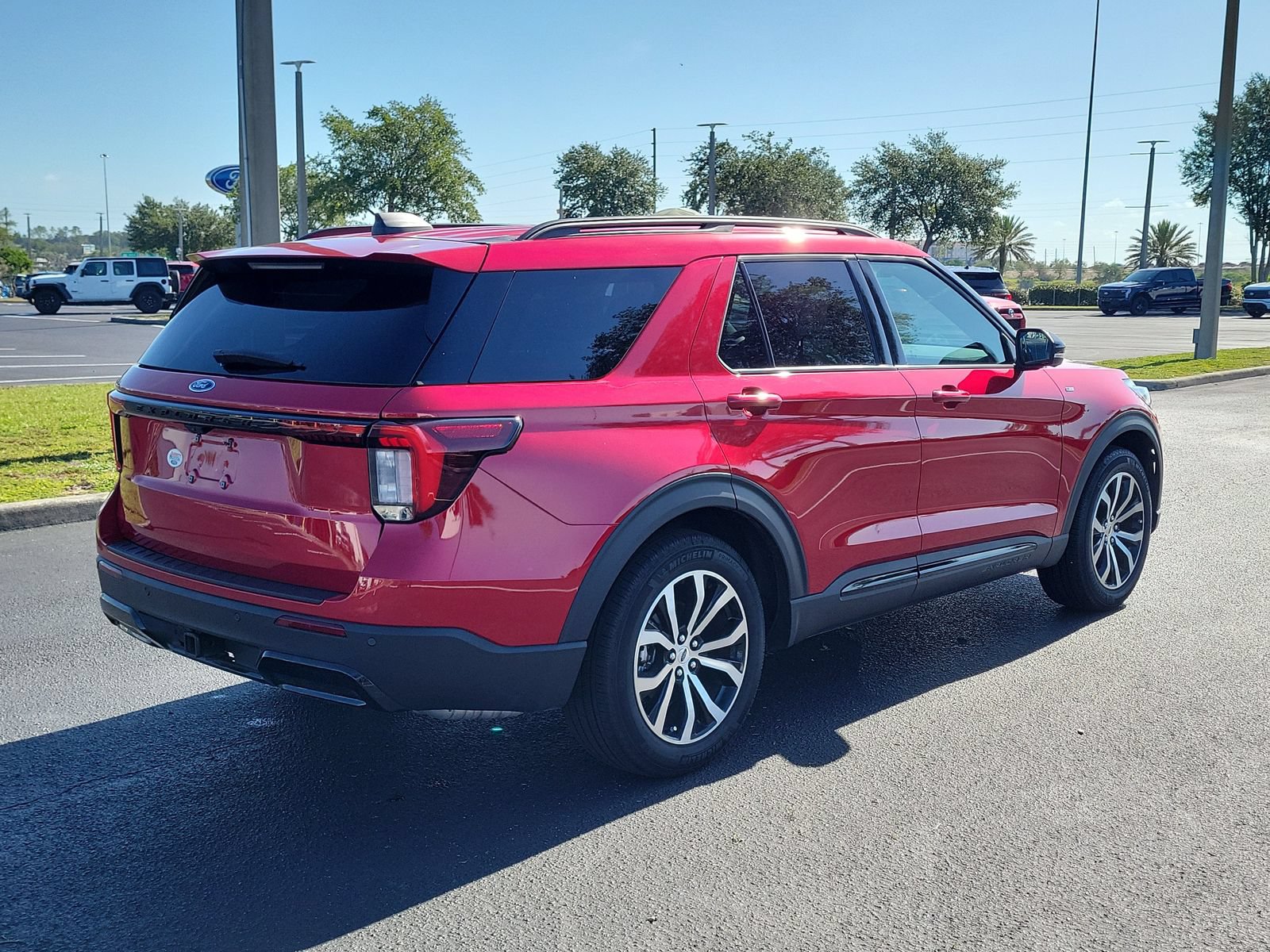 Used 2025 Ford Explorer ST-Line w/ Premium Package RWD image 4