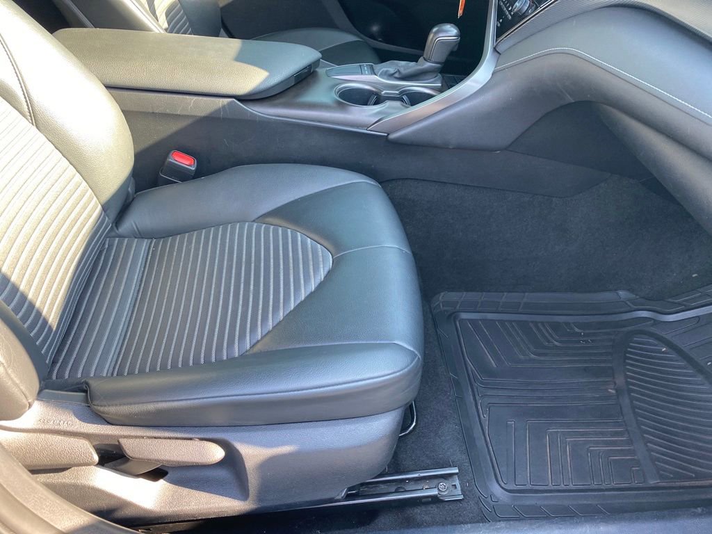 Used 2022 Toyota Camry SE FWD image 17