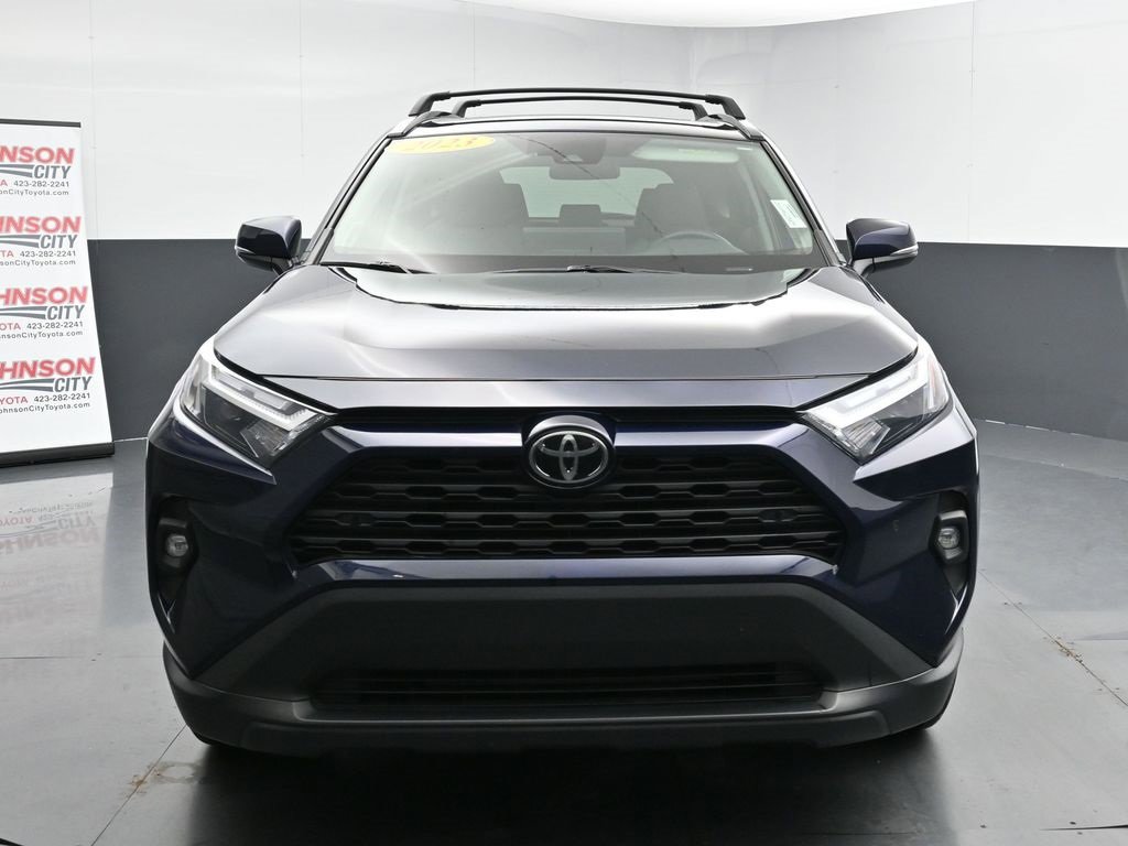 Used 2023 Toyota RAV4 XLE Premium image 3