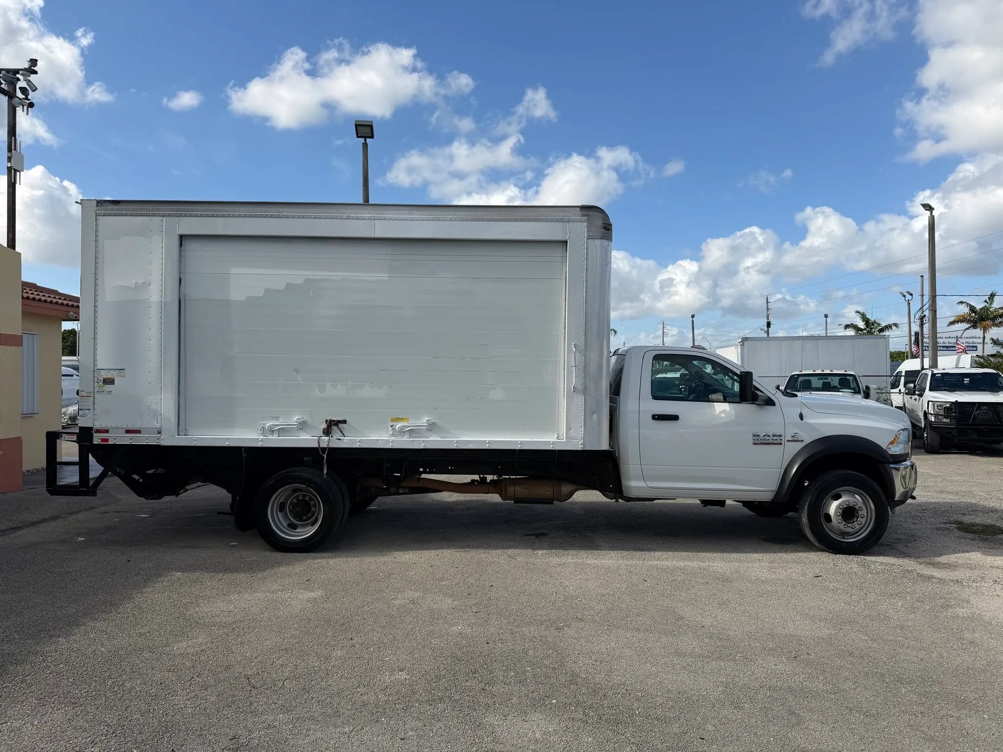 Used 2016 RAM 5500 Tradesman w/ Ambulance Prep Group RWD image 17