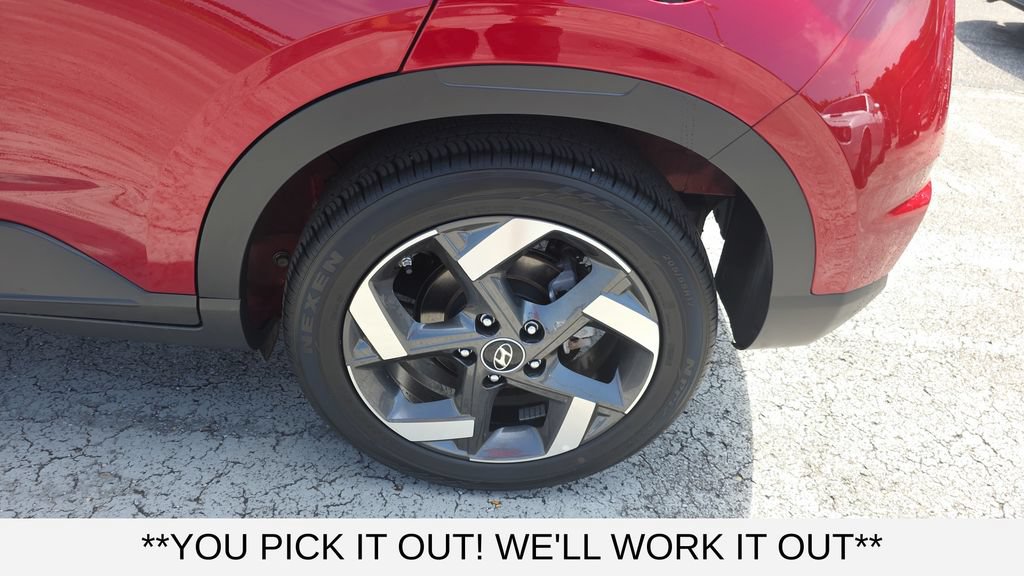Used 2025 Hyundai Venue Limited FWD image 10