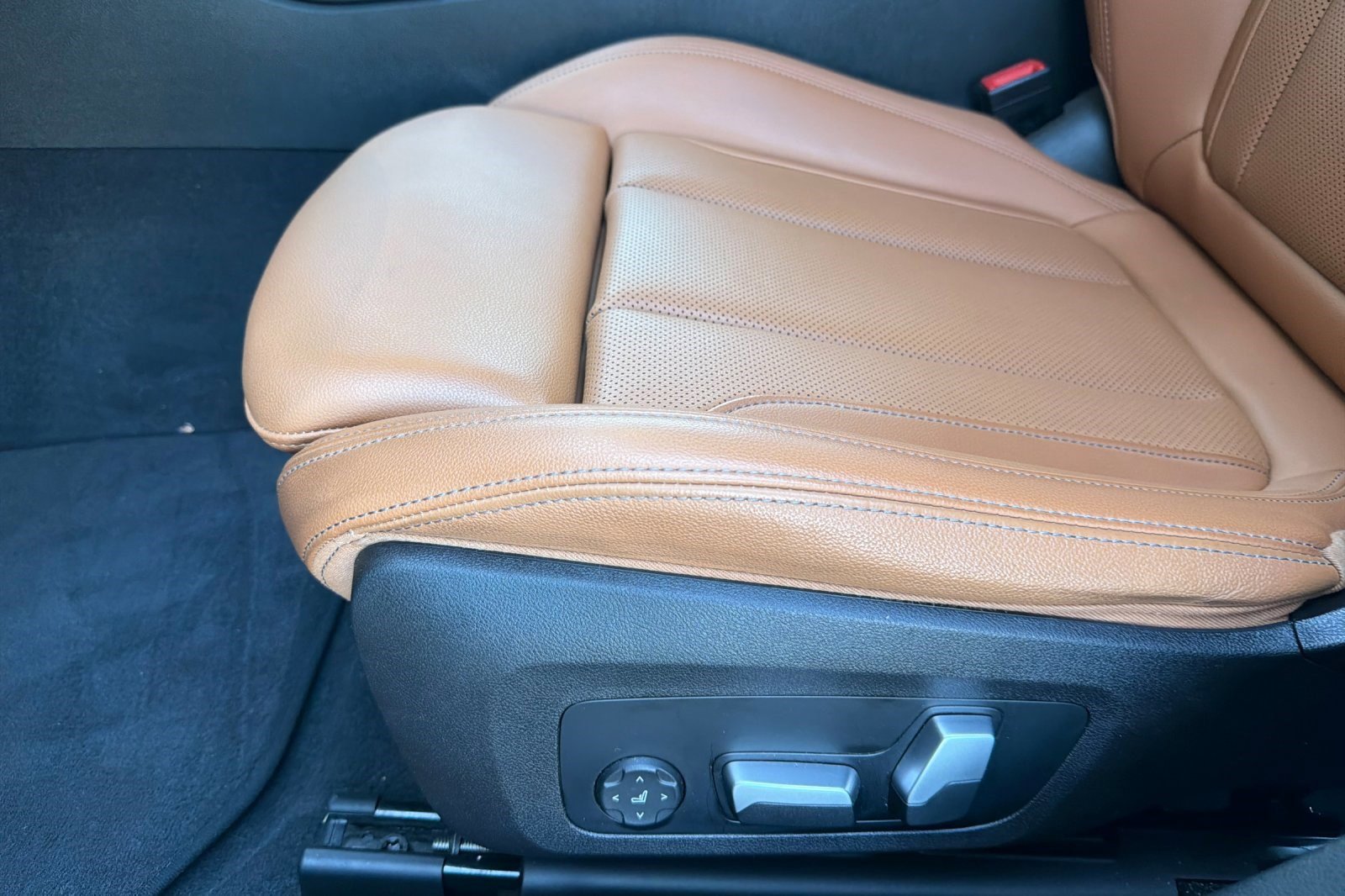 Used 2023 BMW 330i 330i w/ Premium Package image 14