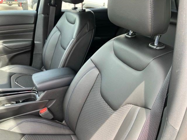 New 2026 Jeep Compass Latitude AWD/4WD image 12