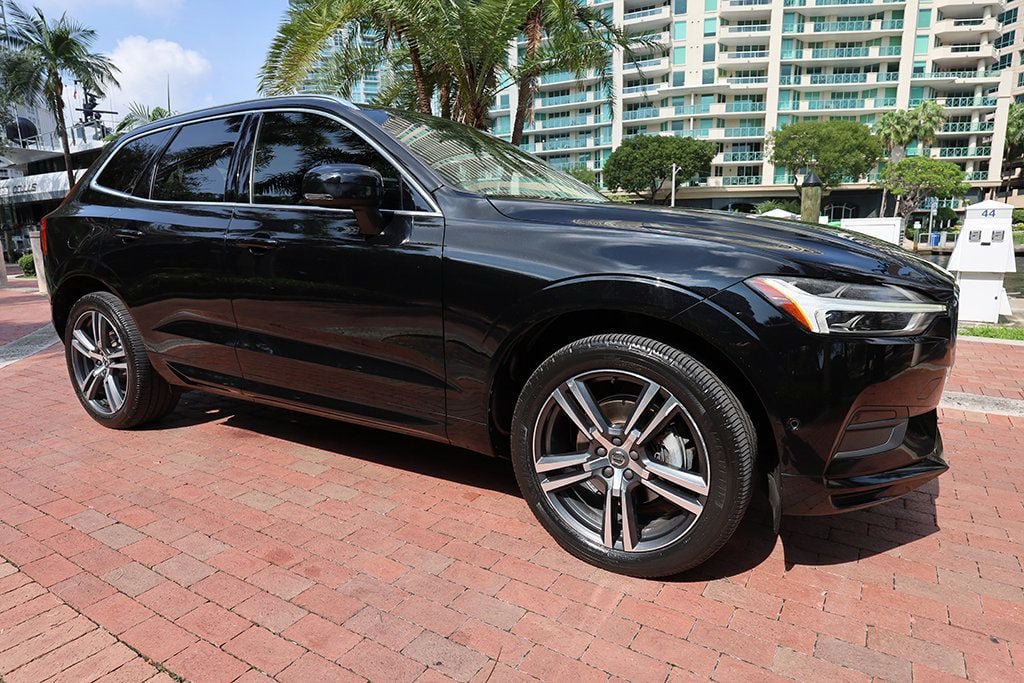 Used 2019 Volvo XC60 T5 Momentum w/ Multimedia Package AWD/4WD image 13