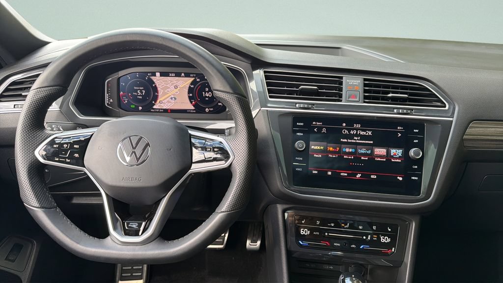 Used 2024 Volkswagen Tiguan SEL R-Line AWD/4WD image 19