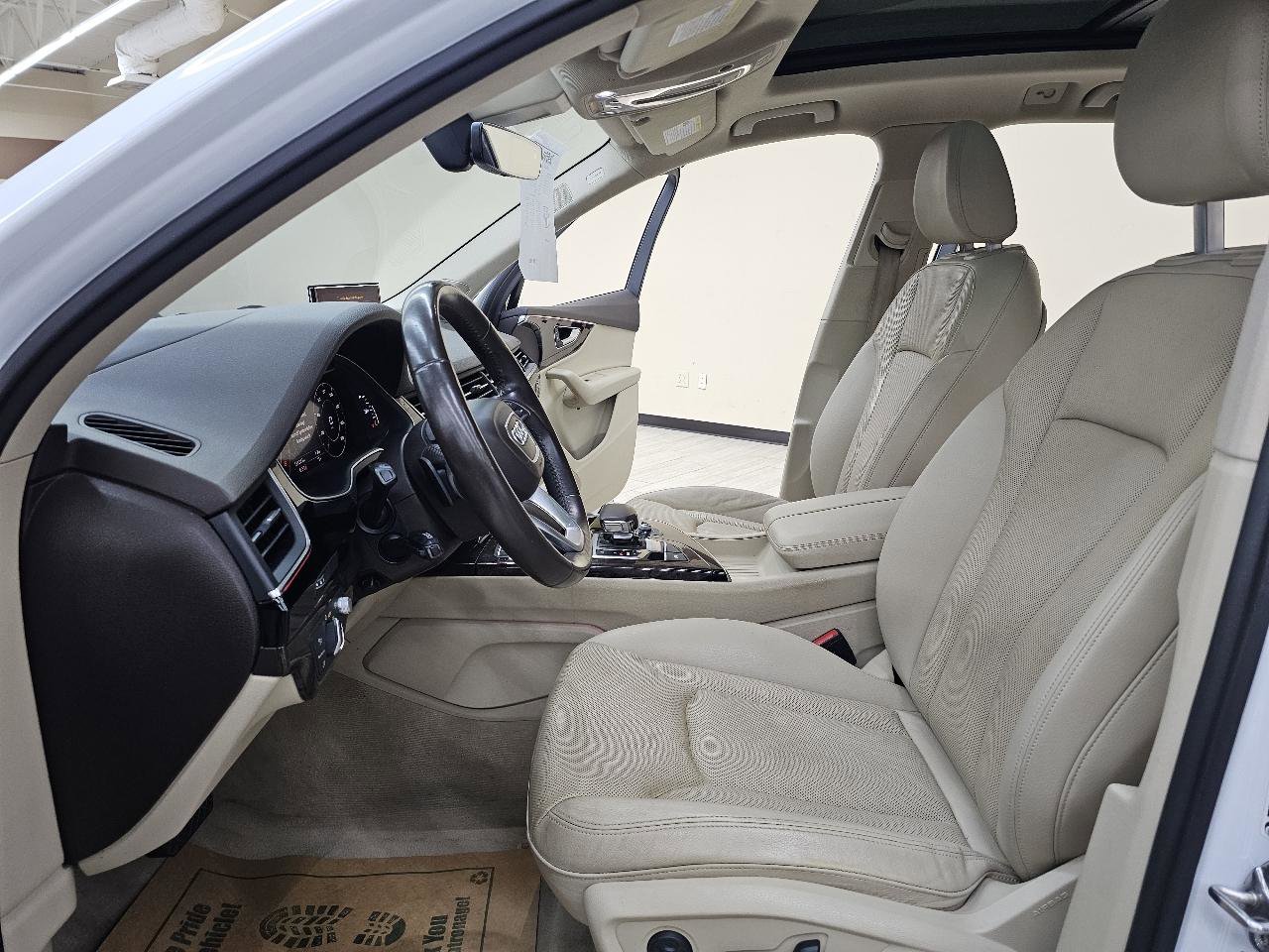 Used 2017 Audi Q7 3.0T Prestige w/ Prestige Package image 18