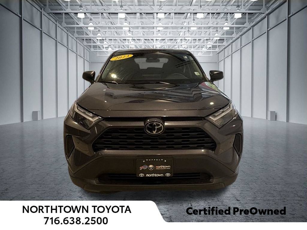 Used 2023 Toyota RAV4 LE AWD/4WD image 4